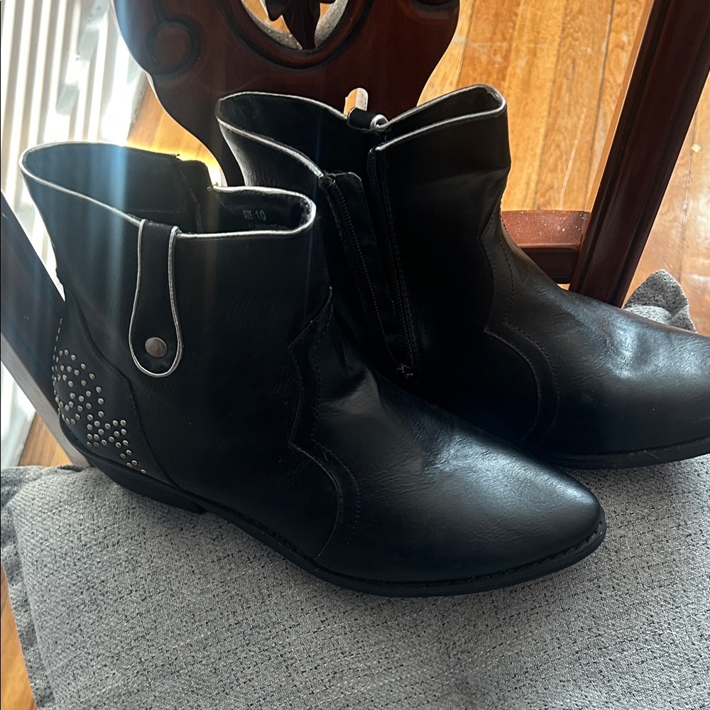 Olivia Miller Black Western Ankle Boots